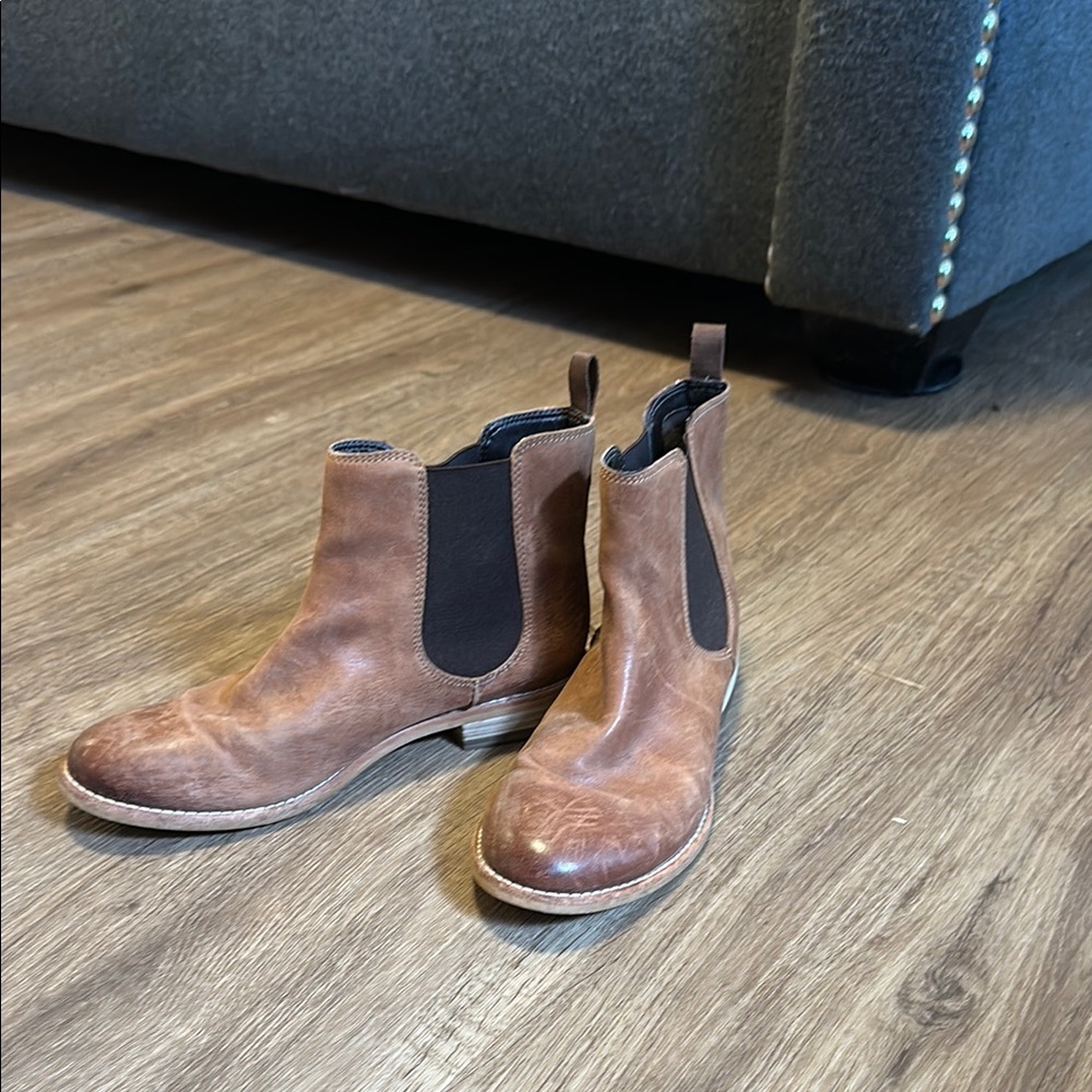 Clarks Tan Leather Ankle Boots